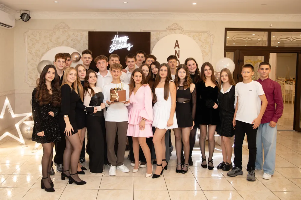 Андрієві — п’ятнадцять — 21